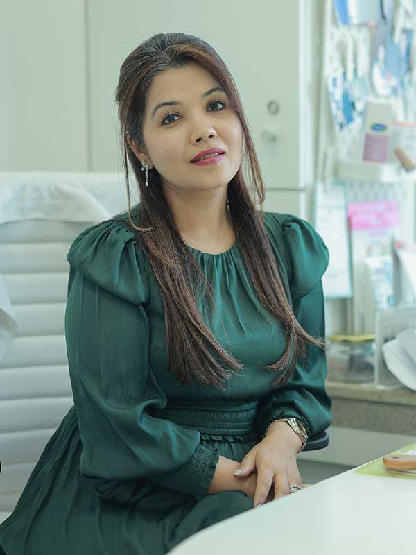Dr. Yuti Nakhwa